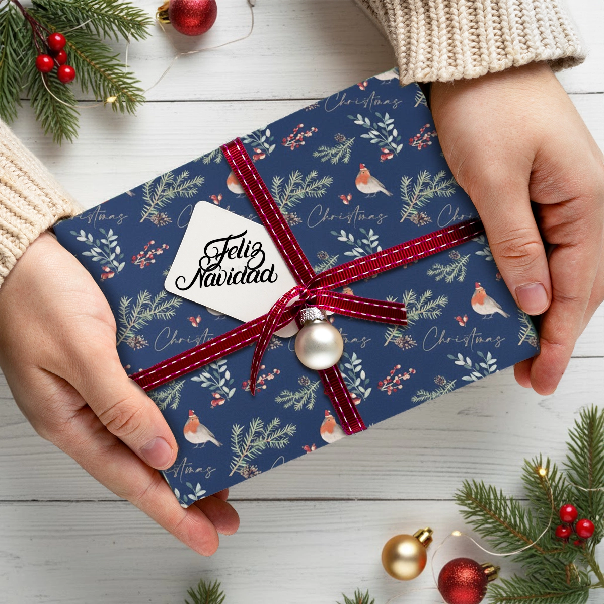 Papel para Envolver Regalos Navideño, Diseño Muérdago