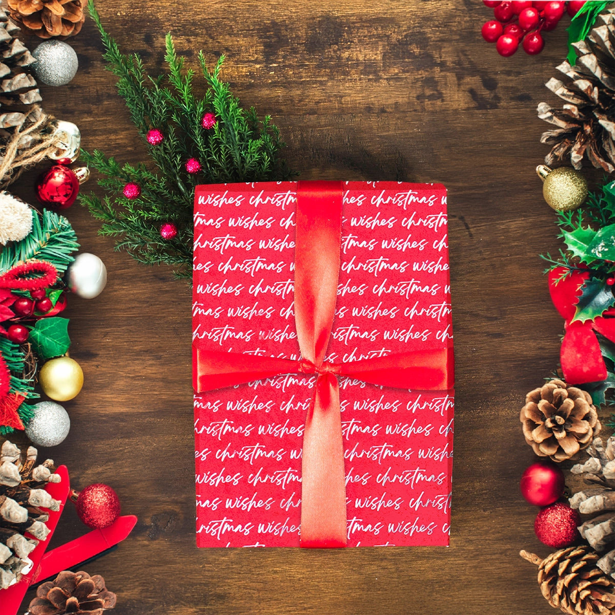 Papel Navideño para Envolver Regalos, Christmas Wishes, Color Rojo