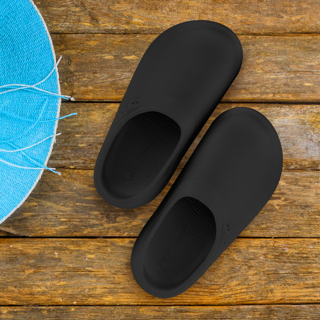 Zapatos sin Cordon, Tipo Crocs, Color Negro