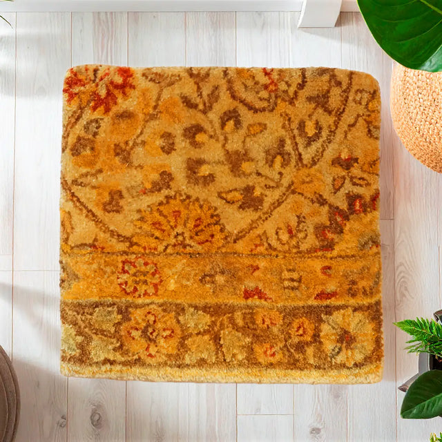 Yalena, Tapete Cuadrado