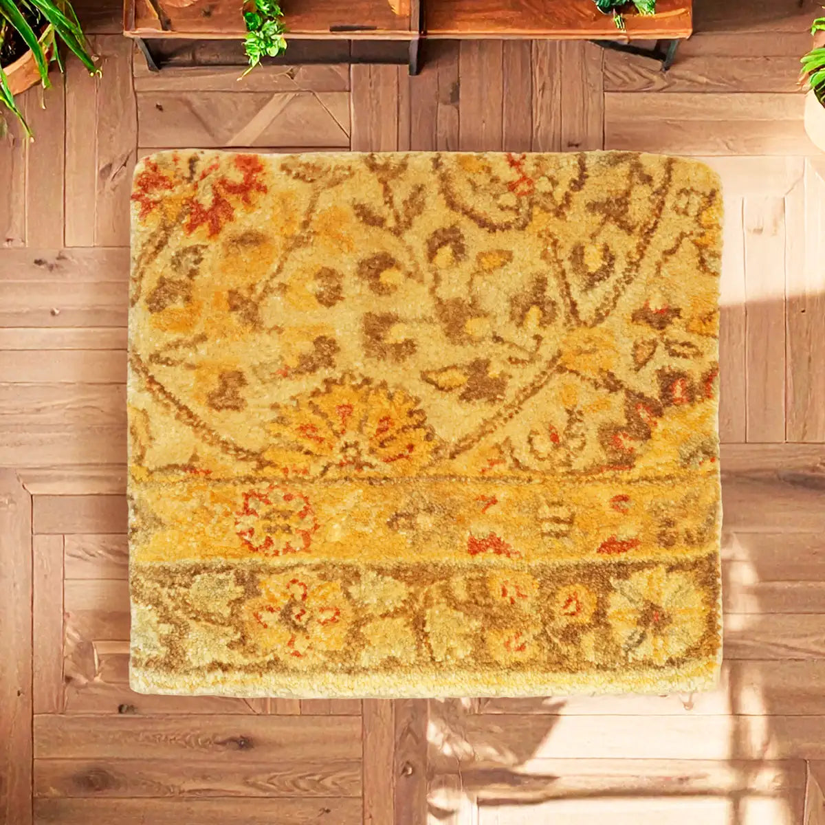 Yalena, Tapete Cuadrado