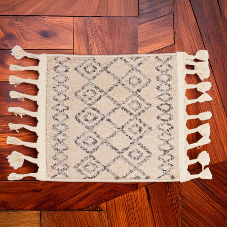 Isolde, Tapete Cuadrado