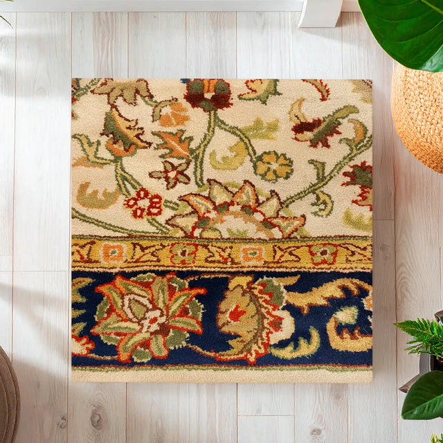 Liriel, Tapete Cuadrado