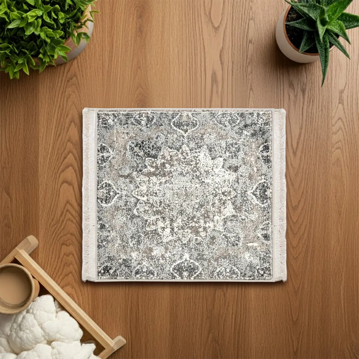 Tapete Cuadrado, Hebra