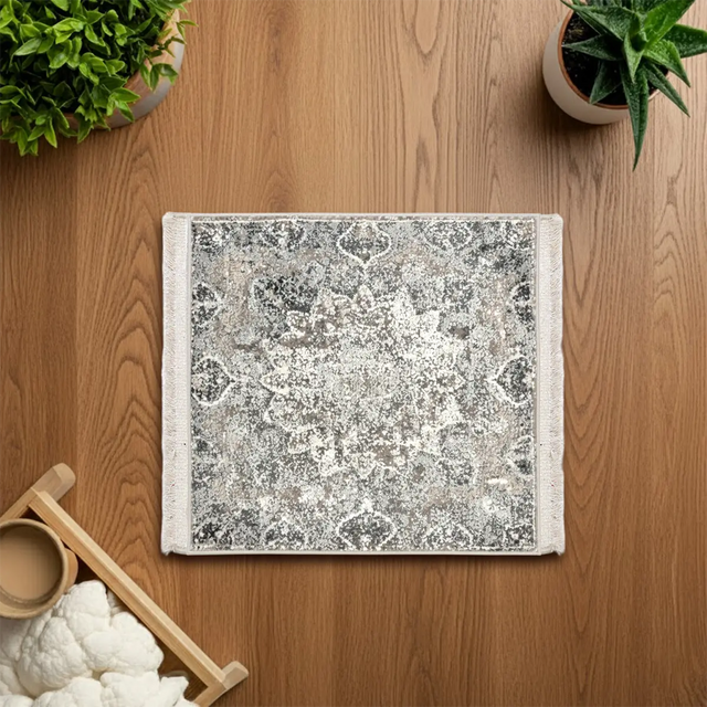 Tapete Cuadrado, Hebra