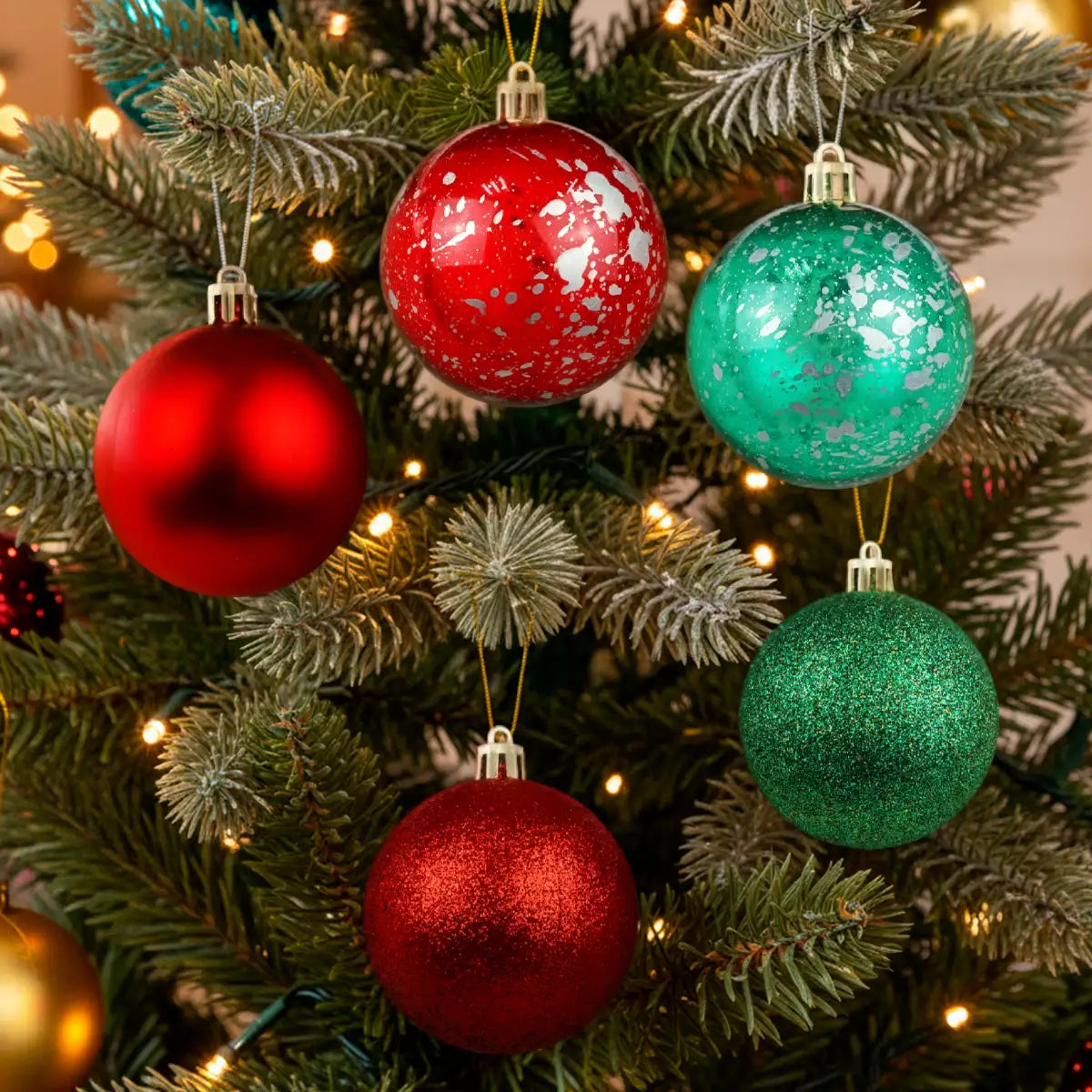 Mix de Esferas Navideñas Irrompibles, Color Rojo y Verde, 5 pzas