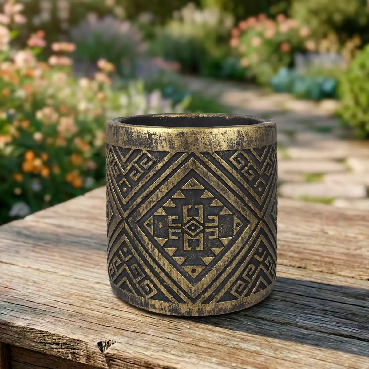 Maceta, Diseño Patrón, Color Negro y Oro