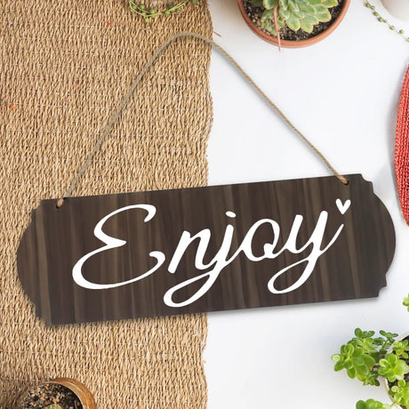 Letrero Colgante, Enjoy