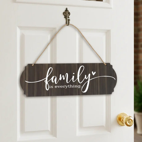 Letrero Colgante, Family is Everything