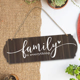 Letrero Colgante, Family is Everything