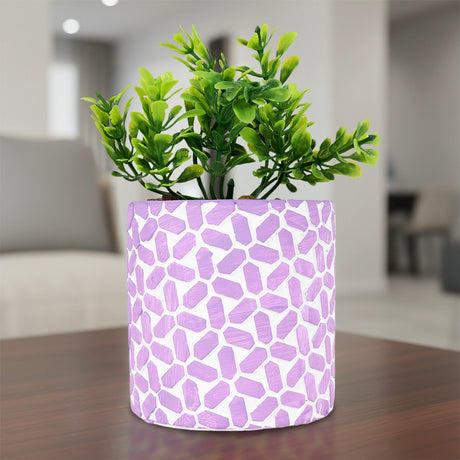 Maceta con Planta Artificial, Diseño con Patrón Figuras, Color Lila