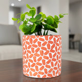 Maceta con Planta Artificial, Diseño con Patrón Figuras, Color Naranja