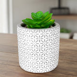 Maceta con Planta Artificial, Diseño con Patrón Flores, Color Gris
