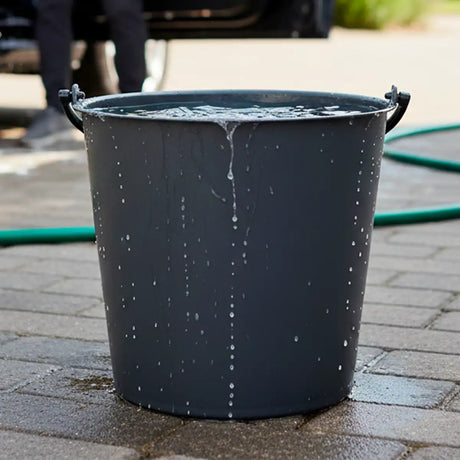 Cubeta de Plástico, Color Negro, 13 L