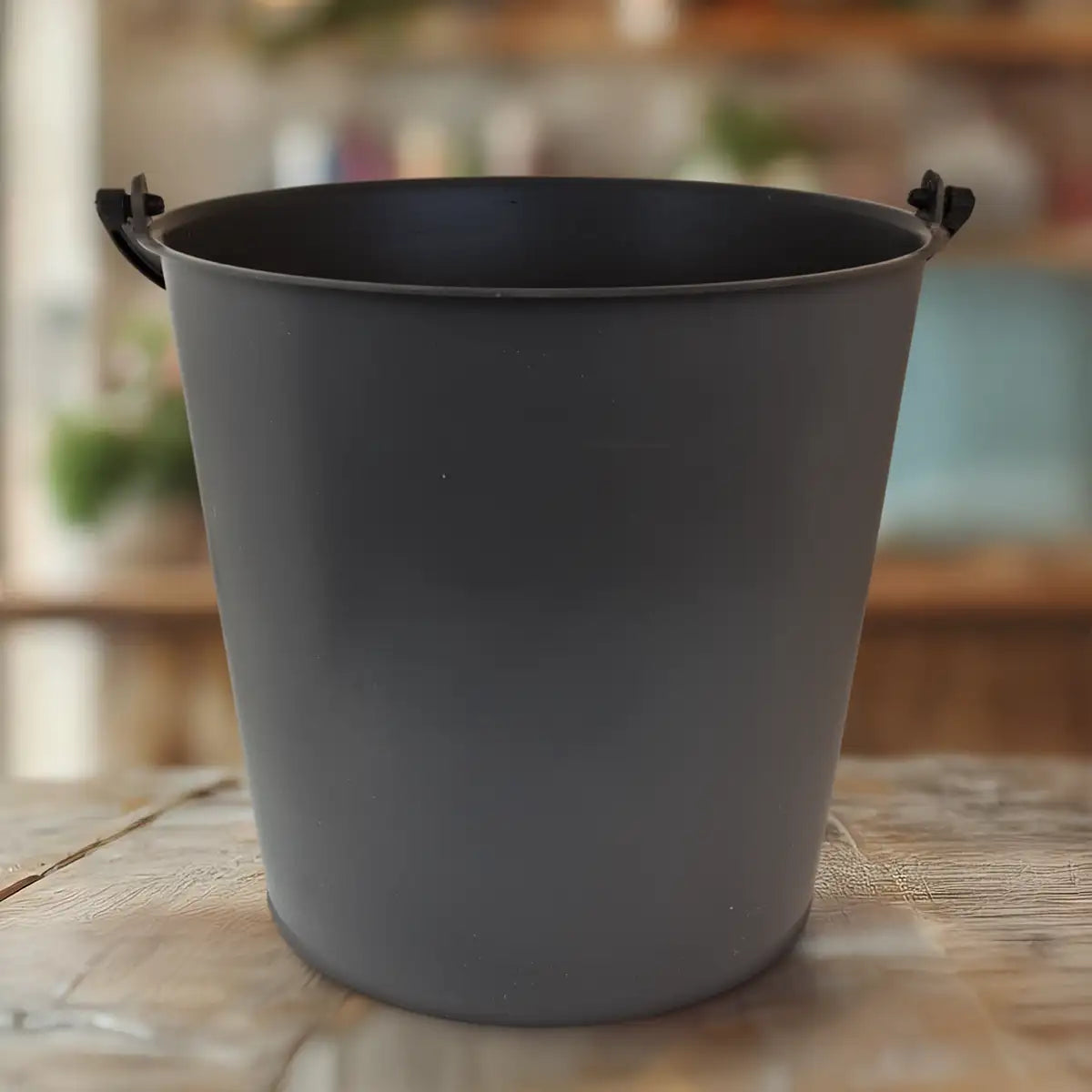 Cubeta de Plástico, Color Negro, 13 L