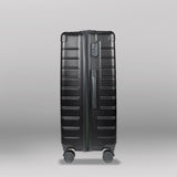 Set de Maletas de Viaje Líneas, color Negro: ¡Llévate 3 y paga 2!, 43x26x65cm