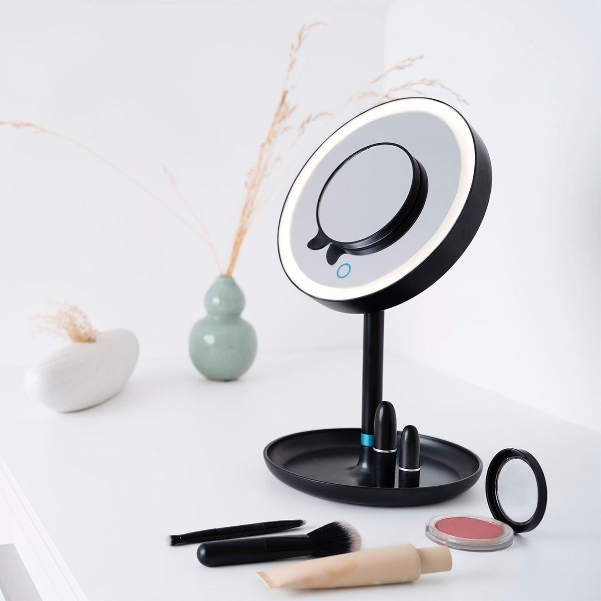Espejo con Luz LED y Sensor Touch para Maquillarse, Incluye Espejo Magnético Extra de 5 Aumentos / BS45BF23 - Marca beurer®