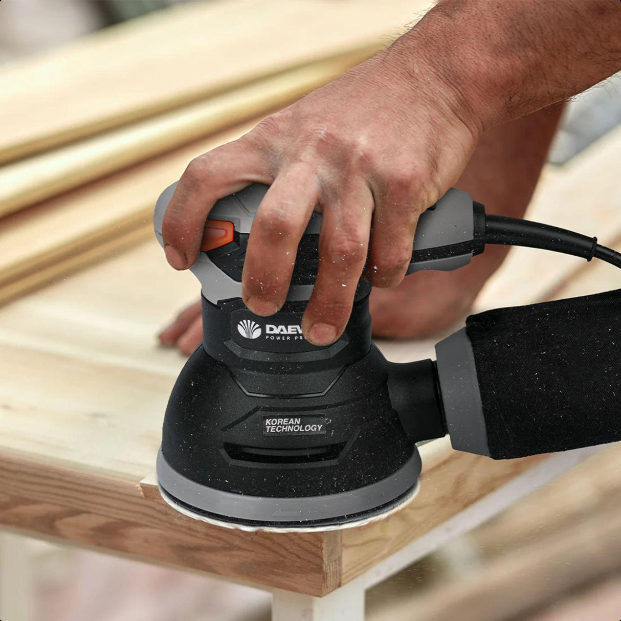 Lijadora Orbital Daewoo 240W DAOS230