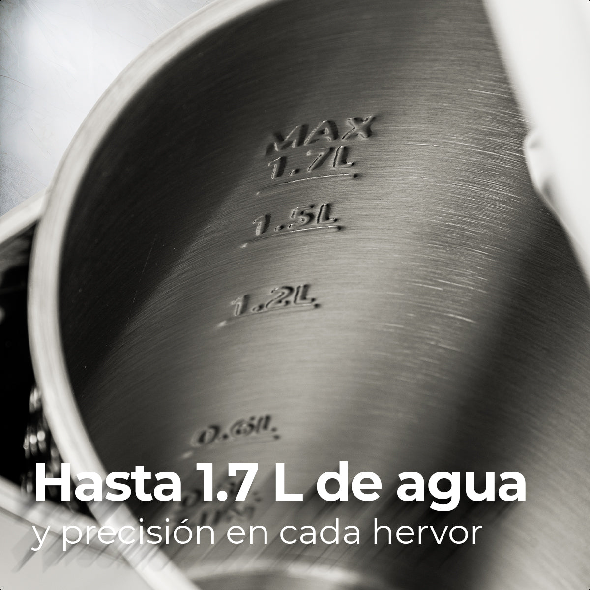 Hervidor ELLE Digital 1.7L Control Táctil Controlador Strix EKWKP101WH