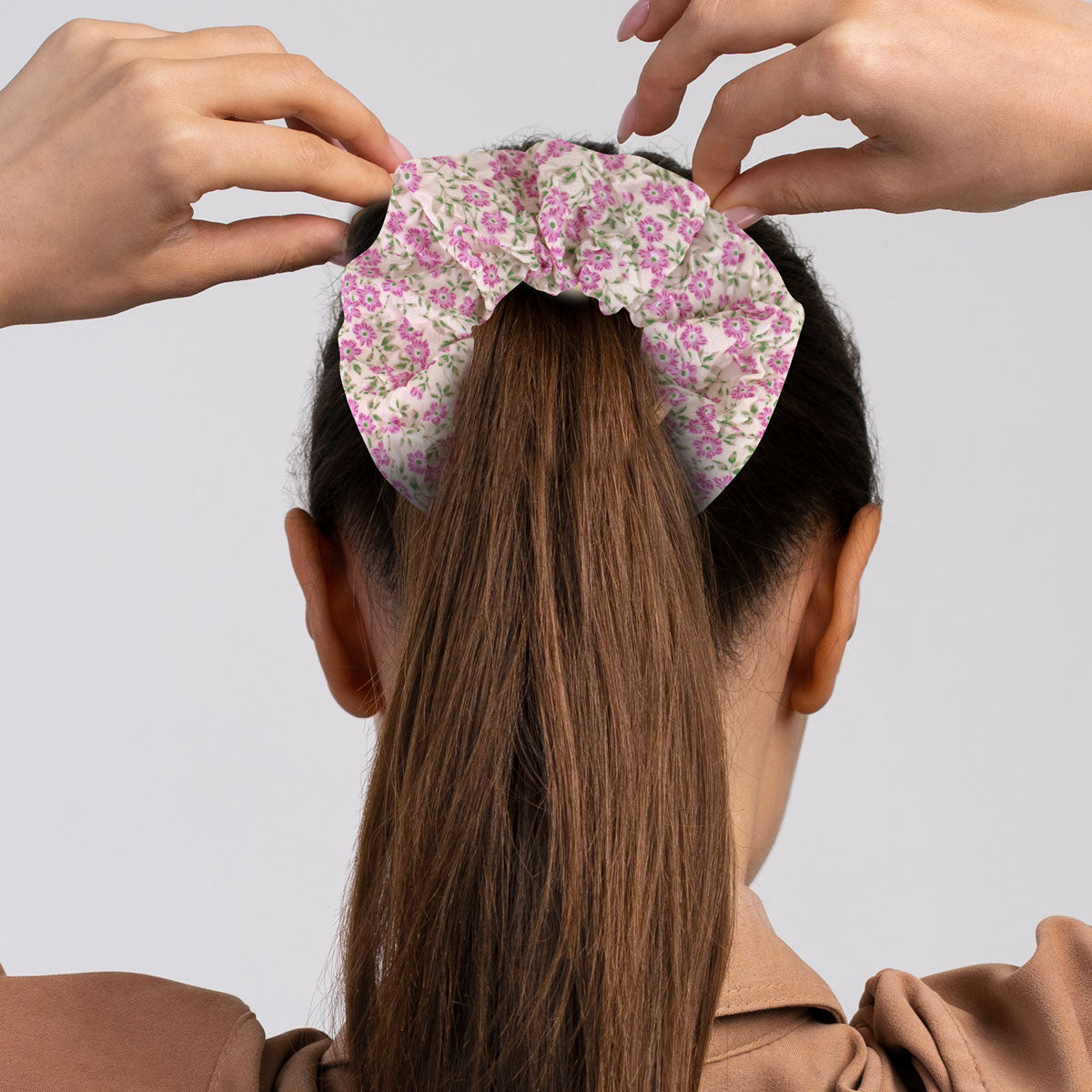 Dona para el Cabello con Estampado de Flores color Rosa