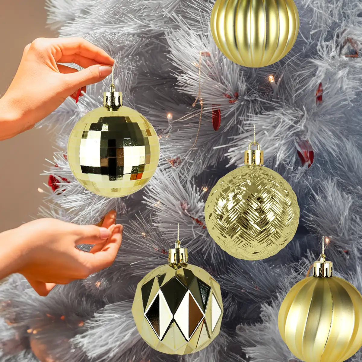 Kit de 30 Esferas Navideñas, Color Oro