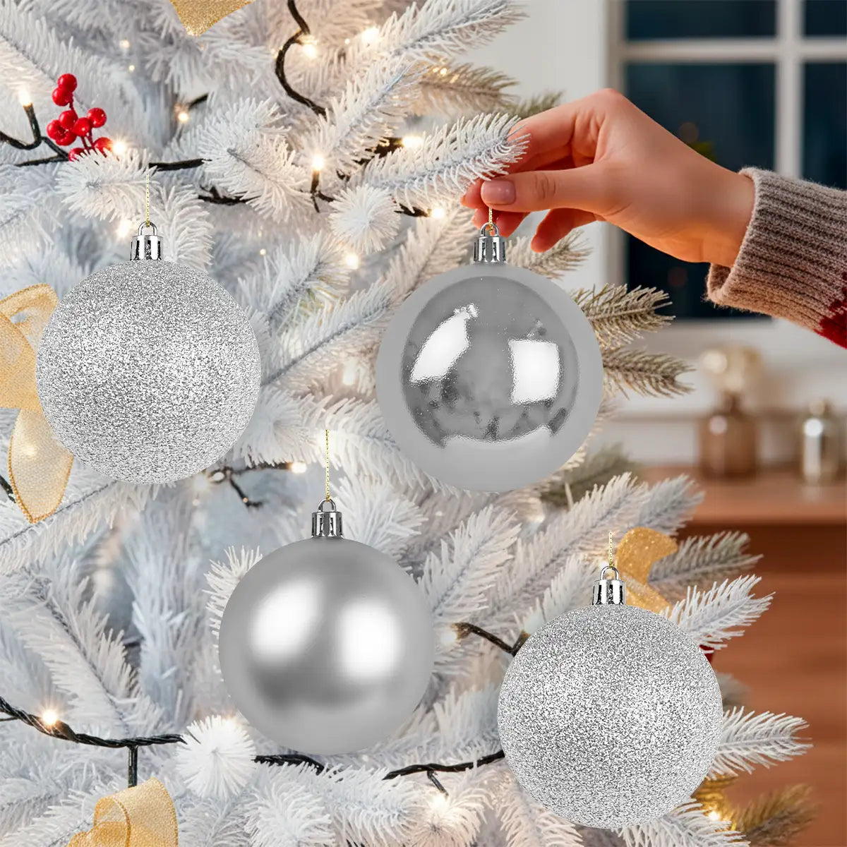Kit de Esferas Navideñas, 4 pzas, Color Plata