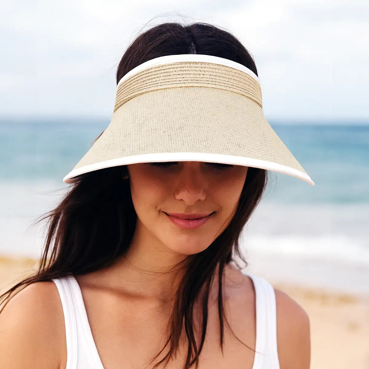 Visera, Color Beige