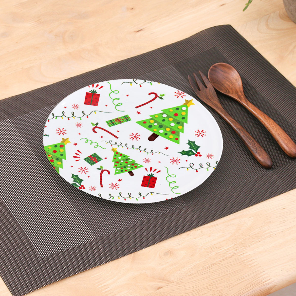 Plato color Blanco con Decoraciones Navideñas