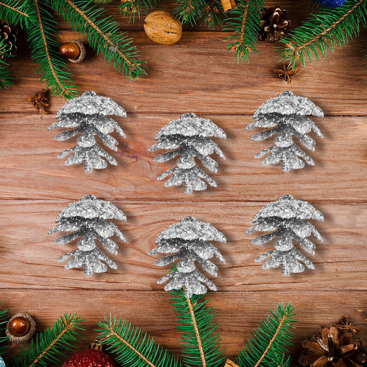 Piñas Navideñas con Diamantina Plateada