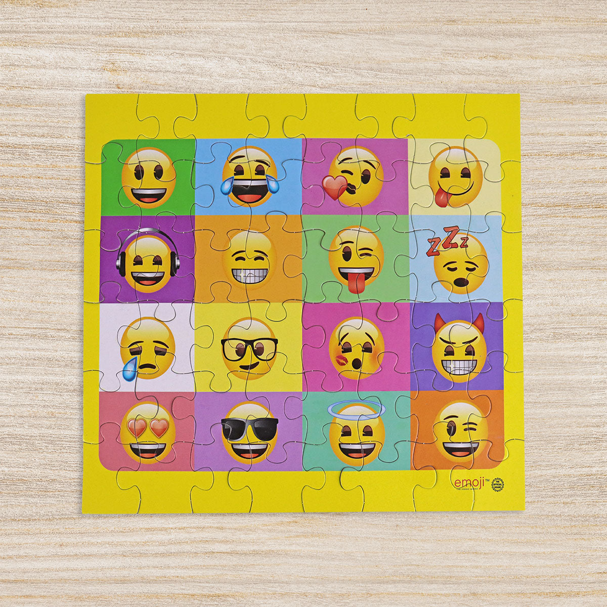 Lonchera Metálica Emoji Colores + Rompecabezas de 48 piezas